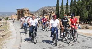 Denizli'de pedallar termal turizm için döndü
http://www.ensonhaber.com/denizlide-pedallar-termal-turizm-icin-dondu.html