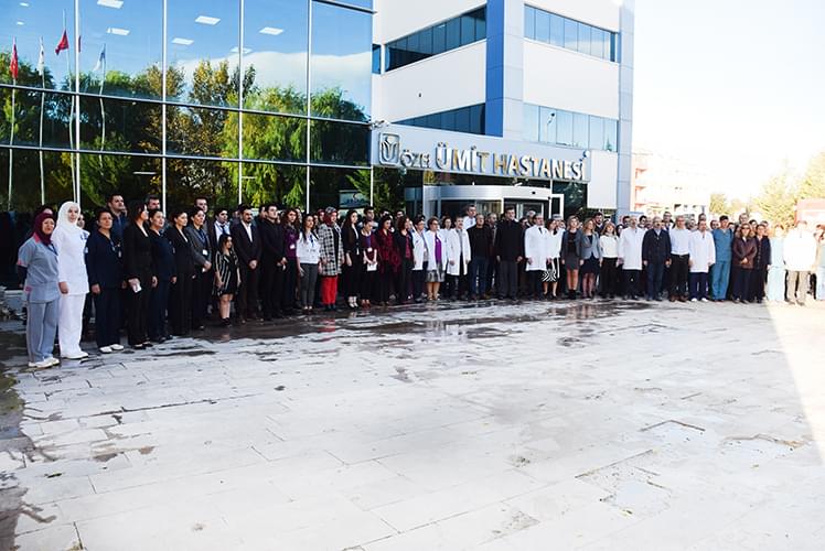 Özel Ümit’ten Ata’ya Saygı Özel Ümit’ten Ata’ya Saygı