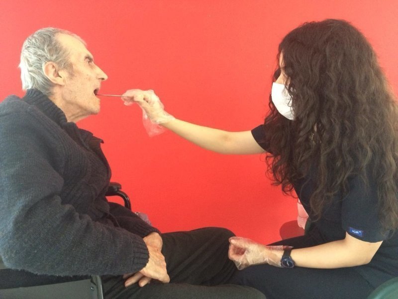 YUTMA GÜÇLÜĞÜ (DİSFAJİ) YUTMA GÜÇLÜĞÜ (DİSFAJİ)
